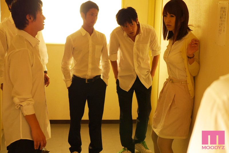 MIDE-052 第 3 部分 - 60 分钟