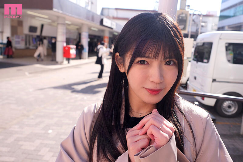 旦那さん…ごめんなさい。あなたの可愛らしい幼顔の奥さんちっぱいクリ乳首ビンビンッにして!ほんのり薄目の陰毛ぐっちょり濡らして敏感アクメAVデビューします――敬具。 新人 遠藤こはる 1枚目