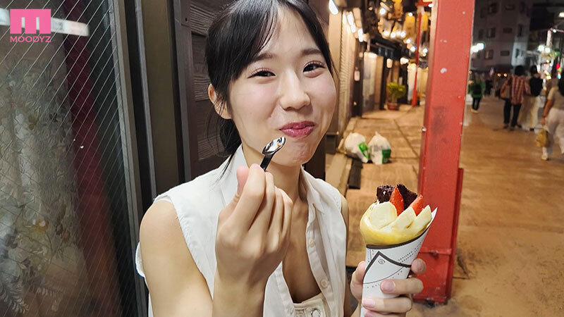 ぷっくり微乳と極細クビレ ウエスト56cm、イク度しなるクビレがスゴい七草ひいろAVデビュー