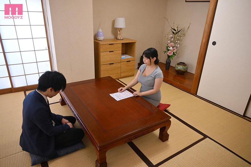 シリーズ売上げ55，000部OVER！！ 「気が済むまで中に出しなさい…」毎日お母さんで性欲処理！3実写版 事務的な性処理をする母親に一か月ぶりの中出し！ 吉根ゆりあ
