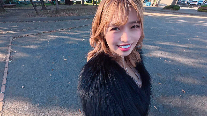 変態巨乳ビッチに逆ナンされて圧倒的臨場感でキンタマがバカになるまで連続射精させられる人生最高の完全主観SEX 椿りか