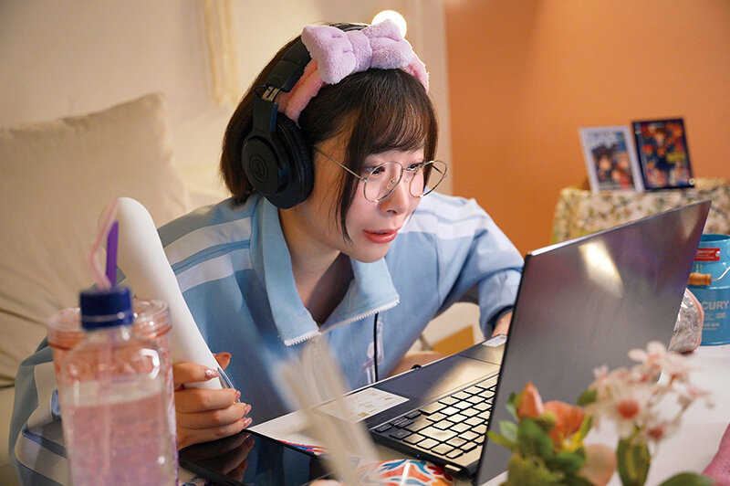 「先生、アヘ顔が治りません…」すけべスイッチが入るとアヘ顔になってしまうむっつり地味OLに脳もマ○コもバグらせる絶頂ショック療法 沙月恵奈 画像3