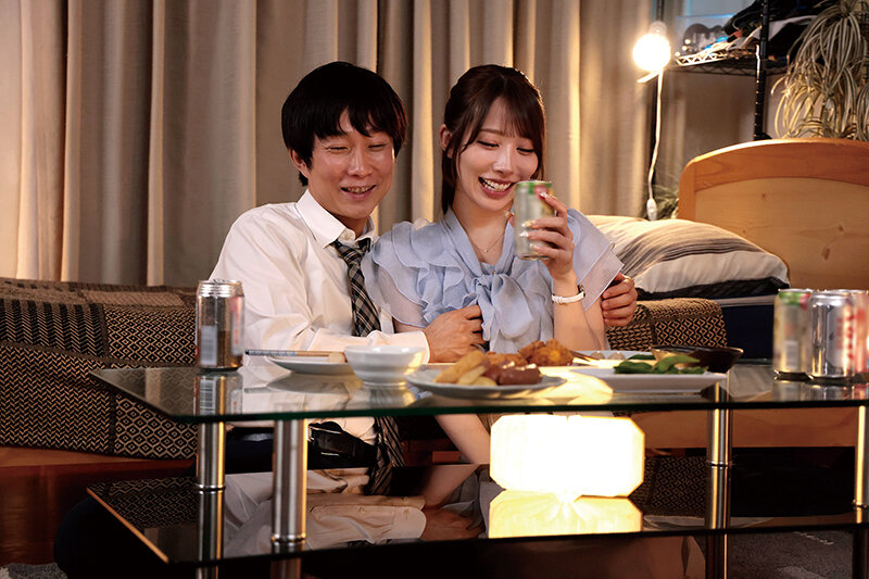セフレとの夜は遅く、朝は早い。仕事終わりの金曜から土曜まで。20代の体力と性欲の限りを尽くし、計10発の中出しをしてしまったとある週末。 尾崎えりか
