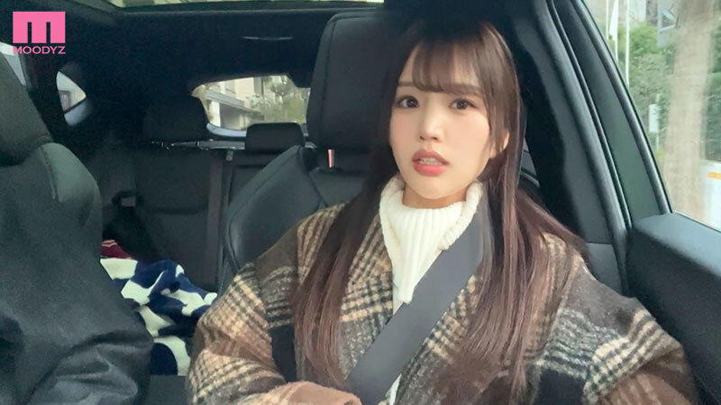 AV女優になった元カノ幼馴染と再会 久しぶりに会った彼女が垢抜けて可愛くなってたのでついデートに誘ったらまさかのOK あの頃は、ウブすぎてキスまでしかできなかった僕らはホテルに泊まって初めてのセックスなのにめちゃくちゃ中出ししまくった。 新井リマ 1枚目