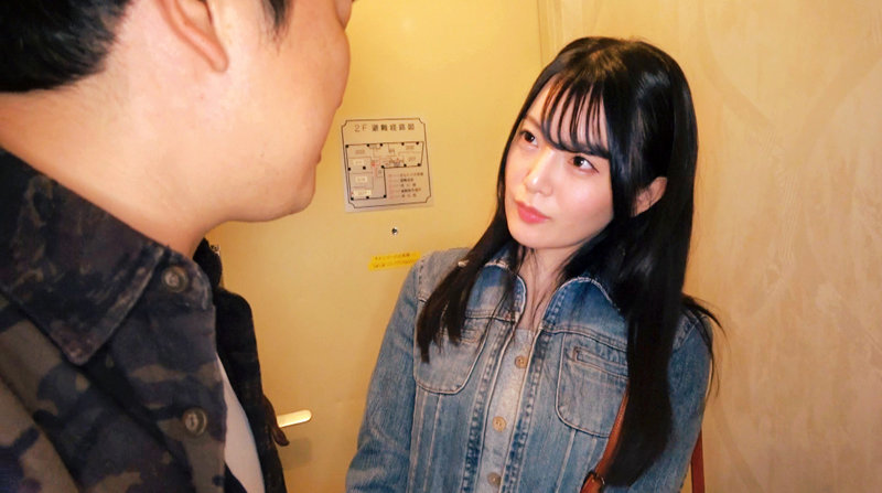 【配信専用】女子大生デリヘル ホテルにやって来たのはまさかの幼馴染み！！密着ベロキス杭打ち騎乗位で何度も中出し！！ 柳井ひな - Image 2