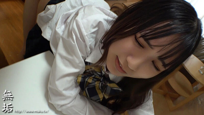 エッチな制服美少女とイチャぱこ中出しコレクション。 制服J●と笑顔でハメまくりラブラブ種付け最高過ぎる。ガチ素人9名240分。 画像9