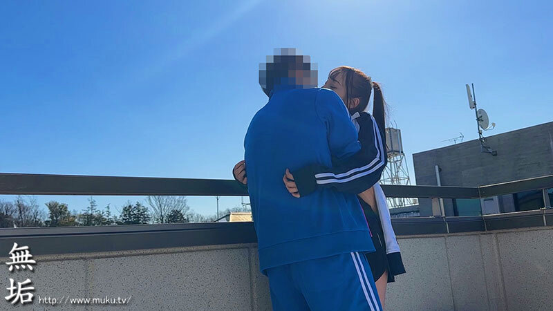 部活帰りの汗だく美少女と練習着のまま即ハメ青春SEX! 運動部女子6人 カップル中出しBEST 7枚目