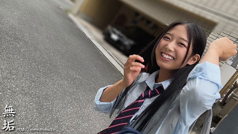 某投稿サイトで話題沸騰中！制服美少女No.1！ 最高にエロくて可愛い制服女子とハメまくりイチャラブSEX！ 超人気作BEST 4時間！