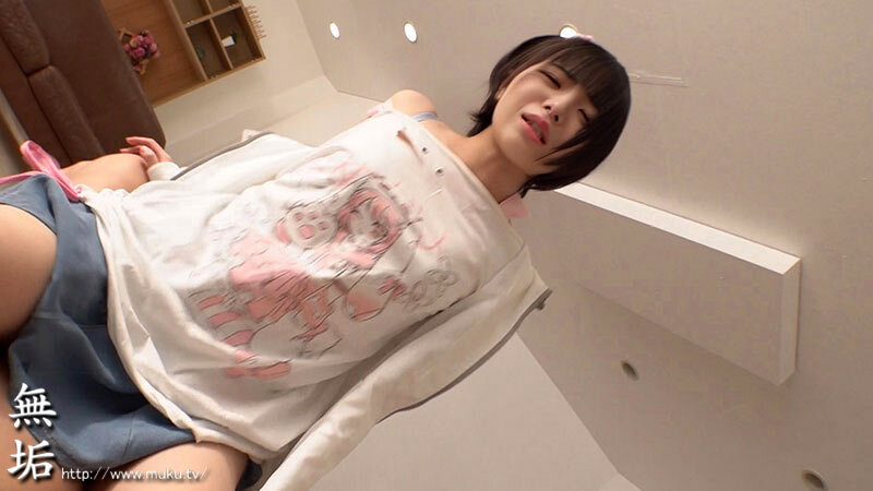 普段は明るくて学校の中心的存在の女の子。 でも本当は… オジサンのおち●ぽに没頭し、イキ喘ぎまくる淫乱な変態少女だということは、クラスの誰もまだ知らない。 画像11