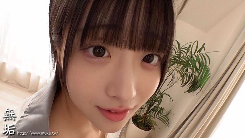普段は明るくて学校の中心的存在の女の子。 でも本当は… オジサンのおち●ぽに没頭し、イキ喘ぎまくる淫乱な変態少女だということは、クラスの誰もまだ知らない。 画像8