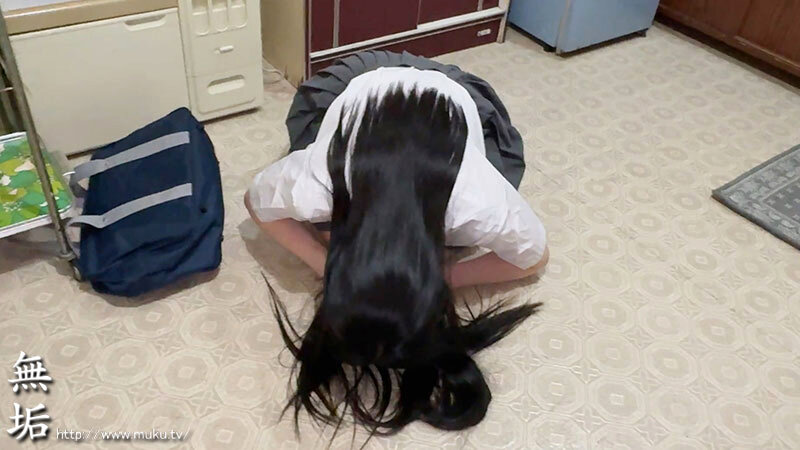 クラスメイトの女子の弱みを握った人生で最も幸福な日。貧乏で、万引きして、犯●れる... 何も持たない不幸少女の悲惨すぎるド底辺搾取レ×プ。