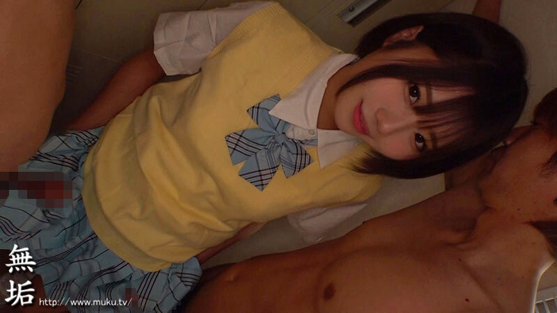 スレンダーな制服少女を、ただ欲望のままに汚したい。 制服フェティシズム（MUKD-579） サンプル