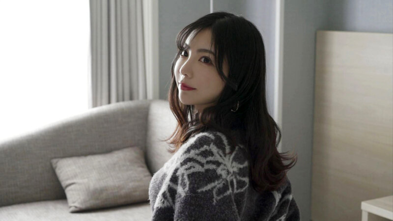 人妻の花びらめくり 吉澤友貴