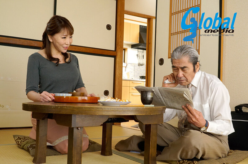 真・異常性交 五十路母と子 其の四拾参 歪んだ愛を受け入れた爆乳美魔女母 沢田麗奈