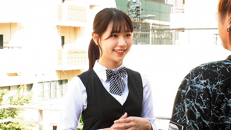 美しい制服姿がたまんない大企業の受付嬢さんがじゅぼじゅぼ連続射精ノーハンドフェラ大会！！恥ずかしそうにお口だけでデカチン「おしゃぶりしてると下のお口にも欲しくなっちゃった」パンスト脱ぎ捨て生ハメSEX総発射21発【お口×13発】【中出し×8発】 画像9