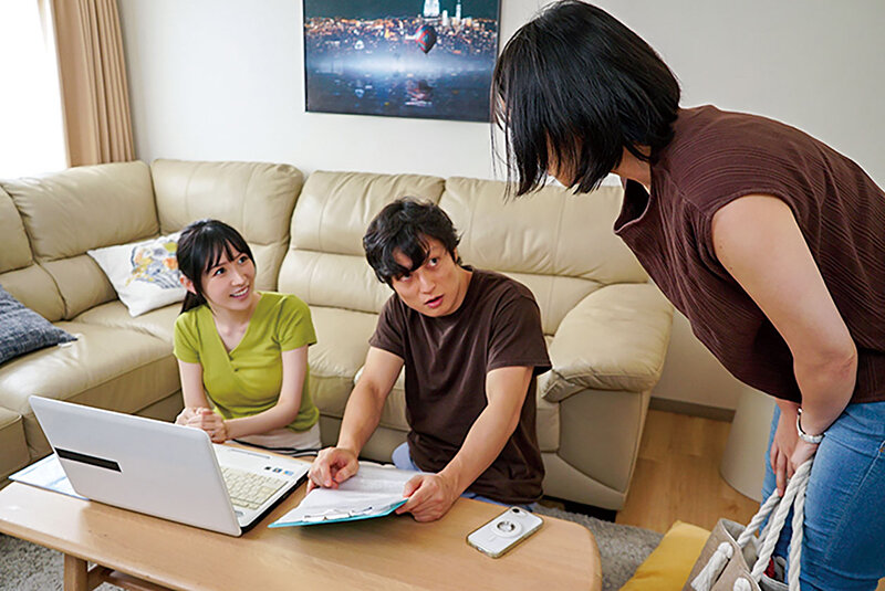 人妻の裏アカ 近所の奥様の裏アカを発見して… 普段の表の顔とは正反対な人妻の裏の顔と欲求不満な下半身をさらけ出させました 朝妃りお 画像11