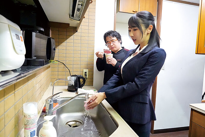 サンプル-職場痴● おとなしい事務員の妻が巨根の上司に毎日ワイセツ行為をされているようだ… 小野坂ゆいか