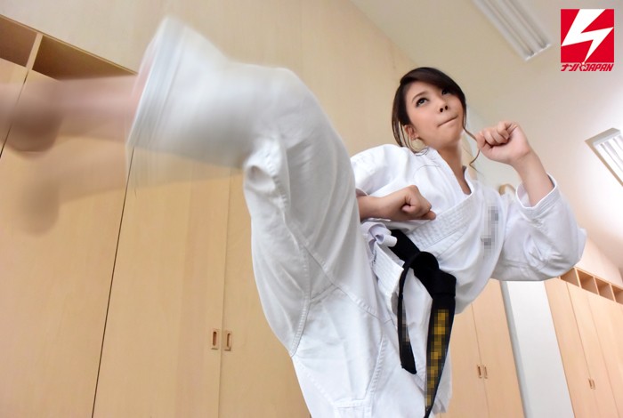 (nnpj00195)[NNPJ-195]A 17 Year Career In Karate!! A Black Belt Beautiful Girl Who