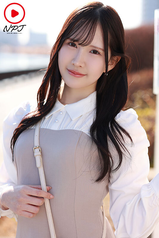 女子アナになりたかった綺麗カワイイ現役大学生 AV DEBUT~エピソード0~ めるさん21歳 あの事件の後に局アナに幻滅し代わりにセックスにドハマりした変態美女 1枚目