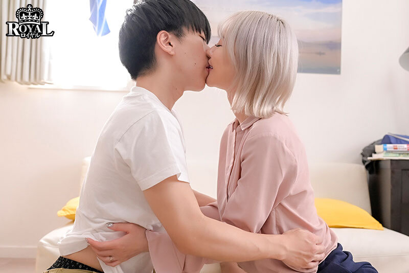 俺だけを愛し尽くさせていた妻は、貧弱そうなただのブス男と不倫セックスしていた。 百永さりな 画像20