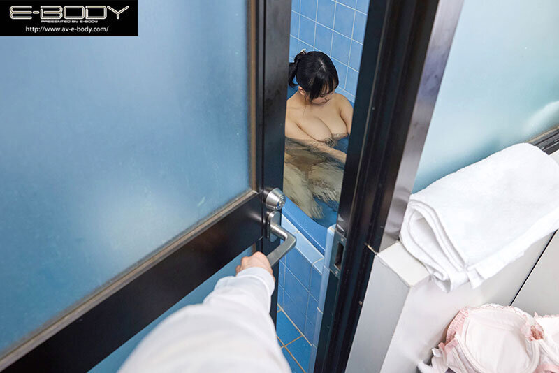E-BODY 家庭教師にお風呂を貸したらズブ濡れ性交補習をしてくれた 莉々はるか/メンエス呼んだら片思いの同級生に遭遇!? 雪代一鳳 画像3