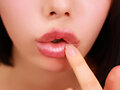 アリスJAPAN 肉厚ぽってり唇カノジョのベロキス/耳キス/乳首キスで全身リップされトロけ癒されイチャ甘100回超えキスしっぱなしSEX149分ノーカット収録 サンプル画像13