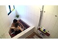 人妻のお宅でお泊りSEX（5）～旦那の留守中に若いチンポでよがり狂う！ - FANZA版サンプル画像