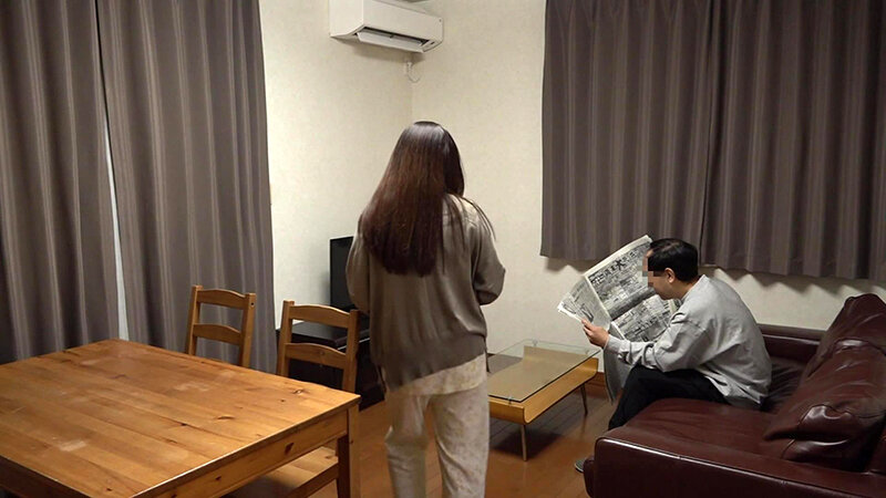 ごく普通の夫婦 リアルな夜の営み隠し撮り(5)~ヤキモチ夫を愛でるおちゃめな艶妻・さやか48歳 画像1