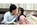 酔うとキス魔になると噂の近所の巨乳若妻をホームパーティーに招待したらNTRセックス出来るのか？ 小梅えな - サンプル 2