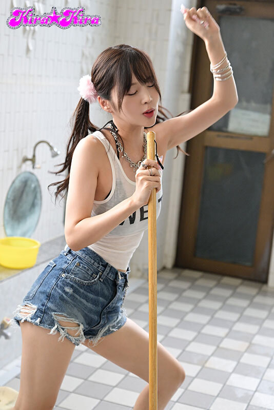 密着洗体手コキで10秒抜きしてくれると噂の銭湯看板娘～おやじチ○ポぶっこヌキギャル銭湯～ 新井リマ 画像1