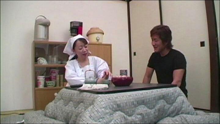 働く熟年おばさん職場で我慢できずに若いチ○ポを貪りまくる!ベスト4時間 画像5