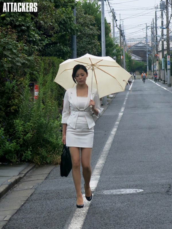 聖なる生贄 訪問カウンセラー 奈都子 愛田奈々