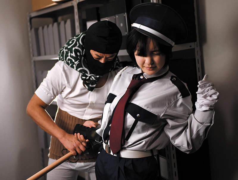返り討ち！ 下着泥棒と警備員 「お前のパンティー剥ぎ取ってやるよ！」