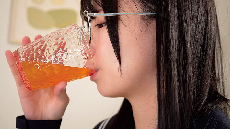年齢の割に体の発育が遅い女子校生が未知の快楽に全身を震わせてアクメする媚薬漬け成長促進 南日菜乃 サンプル