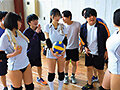 完成。ボクたちの肉奴●ママさんバレー。～無遠慮に中出し続ける汗だく汁だく孕ませ合宿～ - サンプル 2