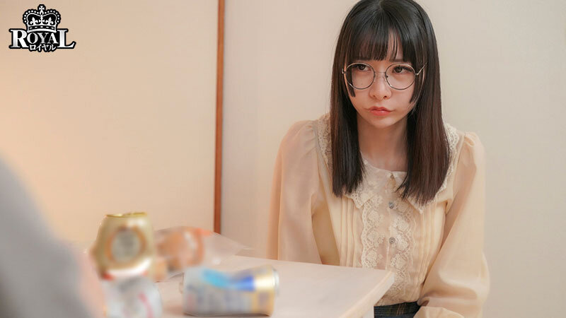 王様ゲームで急接近した隠れ淫乱な地味巨乳と、一泊二日のラブラブ中出しセックス。 雛乃ゆな 画像2