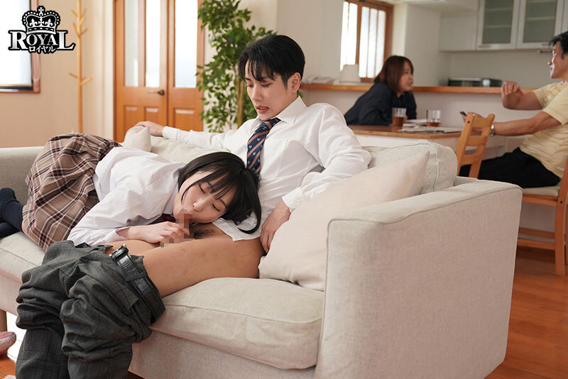 義妹の弾力おっぱいにムラつき即むぎゅしてしまったボク…。拒絶されたと思ったら名残惜しそうにこねくり乳ニーしていて、気づけば秘密のセフレ兄妹になっていた。 糸井瑠花 サンプル