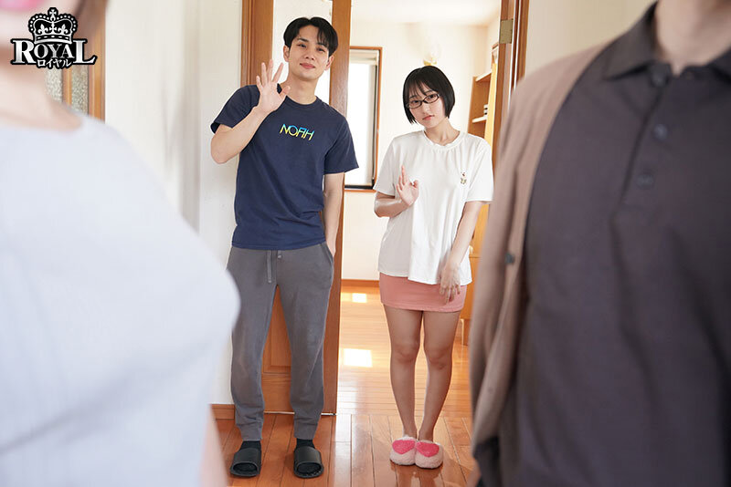 義妹の弾力おっぱいにムラつき即むぎゅしてしまったボク…。拒絶されたと思ったら名残惜しそうにこねくり乳ニーしていて、気づけば秘密のセフレ兄妹になっていた。 糸井瑠花 サンプル
