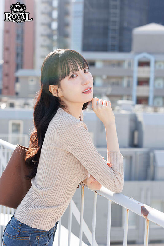 隣に住む美人スレンダーなシングルマザーは、いつも明るく振る舞っているが、どこか寂しげで――。 石田佳蓮 サンプル