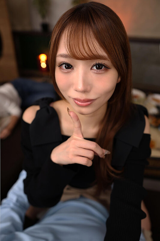 【VR】結婚を控えたボク達をお祝いしてくれると言う彼女の妹から、常に彼女が近くにいる状態で迫られて…。こっそりと、ねっとりと彼女との圧倒的なスペックの違いを見せつけられながら成すすべなく言いなり浮気射精したボク。 尾崎えりか