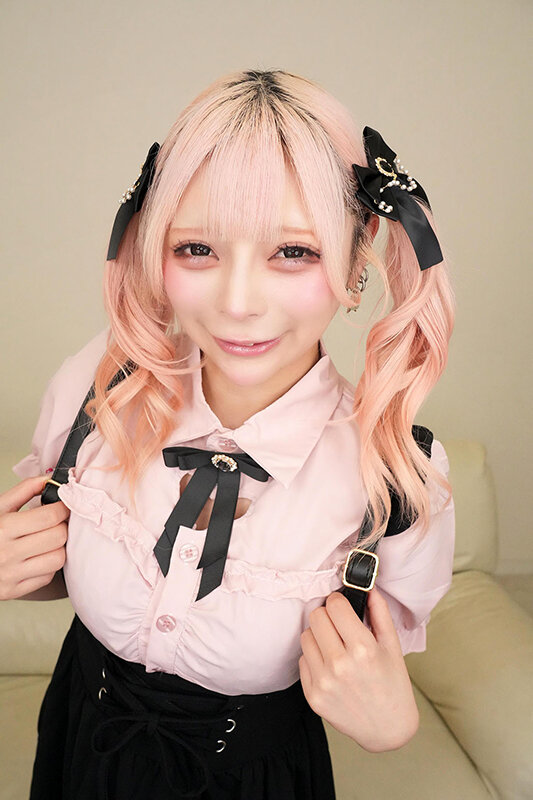 【VR】ト〇横で拾った地雷系女子は胸がデカくてマゾっぽかったから恥ずかしい姿で拘束してマ〇コに説教してやった 鹿野あも 画像4