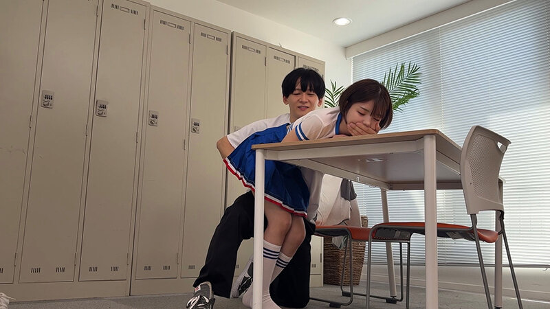 部活終わりの青春カップルが2人きりで隠れてコソコソ楽しそうに即ハメSEX。一部始終を隠し撮りした定点映像5名流出