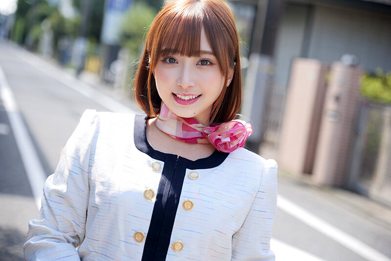 街で働くかわいい女の子をガチナンパ&その場でガチ本番交渉!真面目そうに見える制服系お姉さん!なんか普通に仕事してます感出てますがエロオーラ全開のムンムンビームの方が溢れ出てますよ! 6枚目
