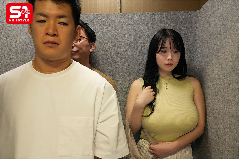 顔よりデカい胸のせいで…乳だけで身バレしてしまった人妻風俗嬢の末路…。 旦那不在の間、ご近所さん御用達のヤラれ放題Mカップ みなみ羽琉 8枚目