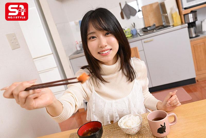 【※脳破壊注意】 やっと出来た初カノジョの正体は… テニサーの男全員とノリでSEX！ 「ヤッちゃう？」が口癖の チンハメビッチでした…。 安達夕莉 サンプル