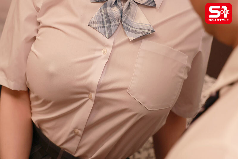 脱ぎかけでぐいぐい誘惑してくる20歳年下の無邪気な教え子 白花にあ 画像2