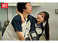 バイト先の先輩がいつもふざけて逆セクハラ！情けないけど勃起しちゃって射精されまくっちゃう僕。 村上悠華 - サンプル 2