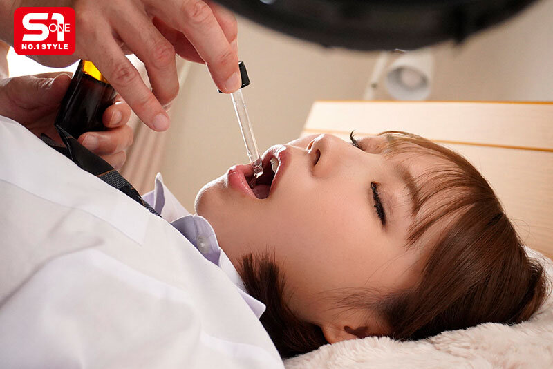 反抗期の連れ子に毎日媚薬を仕込むこと3ヶ月…おっぱい出して「オチ●ポくだしゃい。」と媚びてくるまでになりました。 小日向みゆう 3枚目