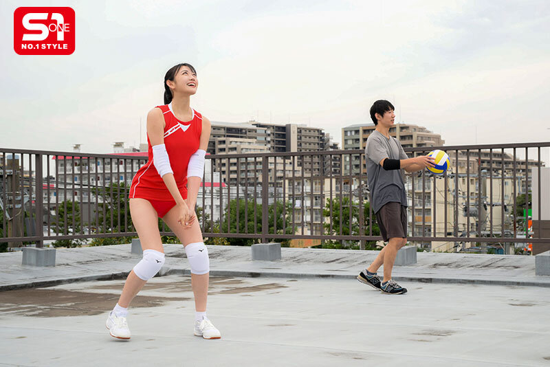 後輩の頼みは絶対に断らない バレー部の優し~い’みつは先輩’に本気で甘えたらSEXできた話 明日葉みつは 画像1