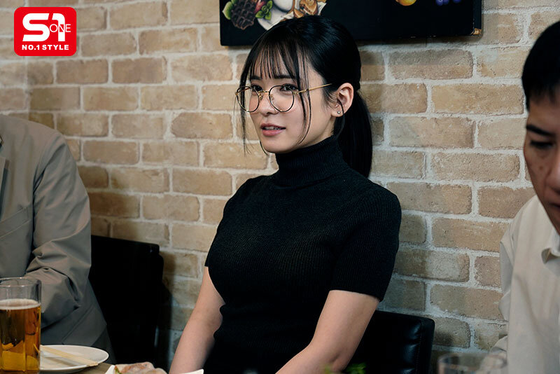 大人しい新入女子社員を一泊出張に同行させ相部屋に連れ込むと…まさかのド淫乱メスに変身して精液透明になるまで絞りヌカれた… 乃坂ひより 画像2